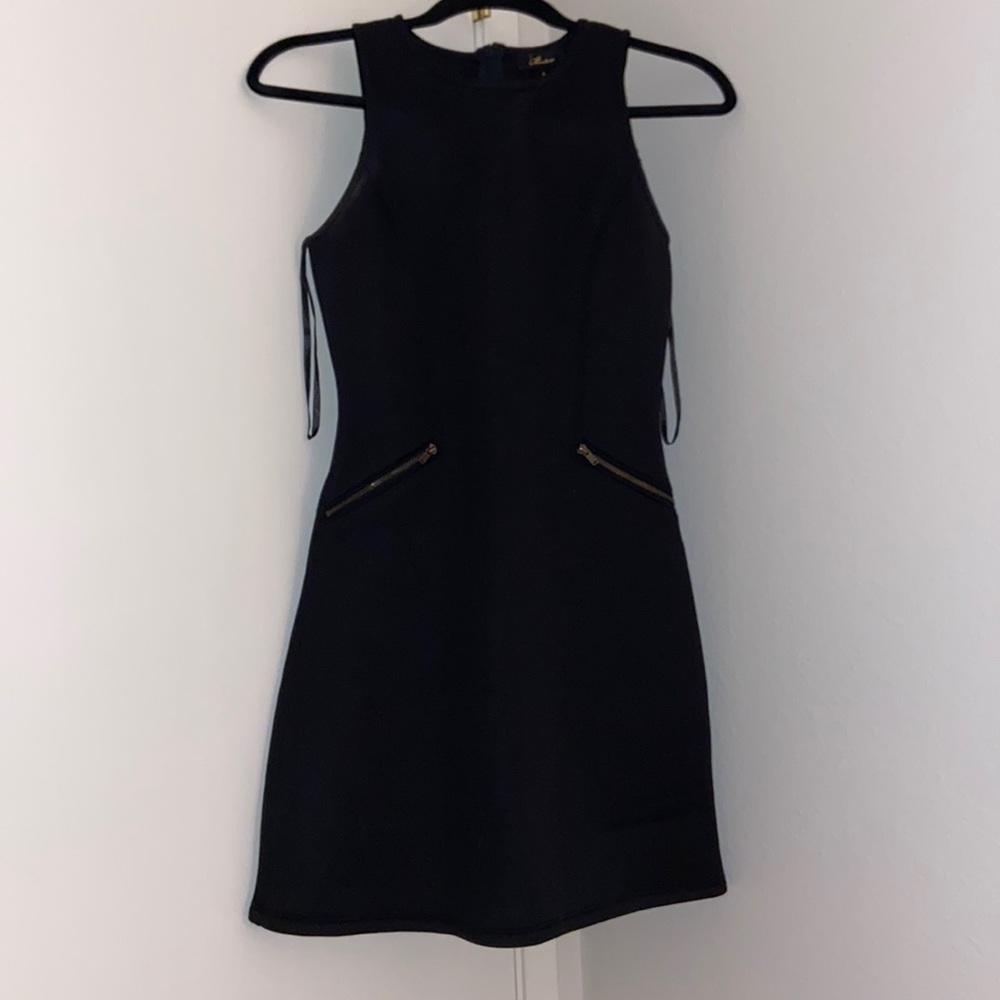 Women’s black sleeveless dress